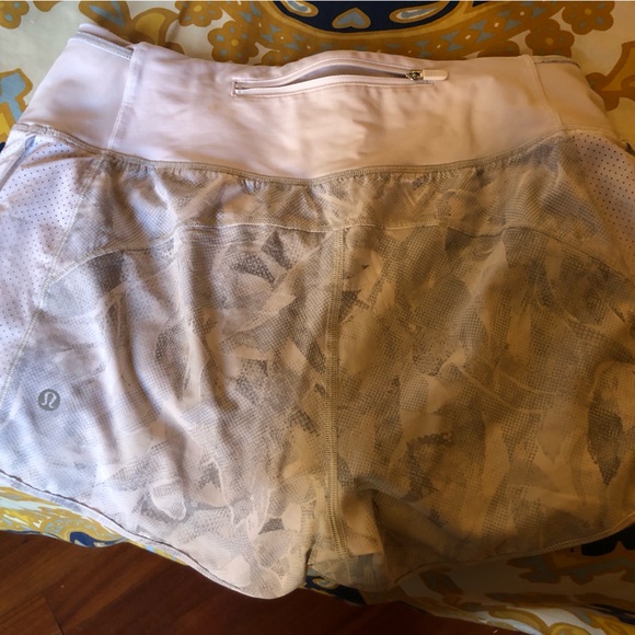 Perfect condition Lululemon speed up short - Picture 6 of 7